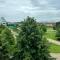 This weekend! Two double rooms with parking in quiet well-kept flat