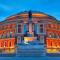 The Prestigious Residence with Modern Elegance - London