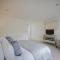 The Prestigious Residence with Modern Elegance - London