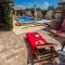 Sunny haven apartment with direct access to the pool - Nova Vas