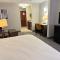 Holiday Inn Express Hotel & Suites St. Paul - Woodbury, an IHG Hotel - Woodbury