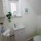 Granby Grove Townhouse - Sleeps 8- 4 Bedrooms