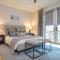 Skyview Oasis Modern Build 1 Mile from Downtown Black Mtn!