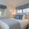 Skyview Oasis Modern Build 1 Mile from Downtown Black Mtn!