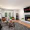 CLOSE to Disney Chic Entertainer with Arcade - Fullerton