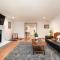 CLOSE to Disney Chic Entertainer with Arcade - Fullerton