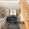Seaside Charm & Privacy