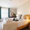 Red Lea Apartments with Pool & Spa Access