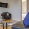 Didcot- Private Flat with Garden & Parking 03