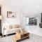 Private and Spacious 4BR Home with Parkview 5mins to Mall - Doolandella