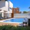 Villa Sunrise Glory - 150m from Trinity Beach
