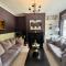 Interior Designed 4 bed House with stocked Bar & gym sleeps minimum 7 - Horsforth
