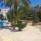 Kings Palace - spacious 2-bed with sea views and large patio - Пафос