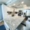 1003 Brighton, fully remodeled and access to resort amenities condo - ميرتل بيتش