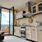 DOWNTOWN Central Square Apartment Guesthouse with Full Kitchen, Panoramic Views, Self Check-in & Free Parking - Kazanlak