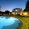 Villa Black White Dassia Villa Black White Dassia