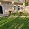Garden Villa Guni