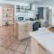 1 Bedroom Cozy Apartment In Toulon