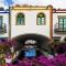 Step To Yumbo - Maspalomas