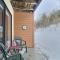 SnowDen Ski On Ski Off at Pico Fireplace - 基灵顿