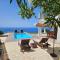 Villa Vardia-Amazing Seaviews with heated pool