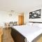 Spacious 5-bedroom modern apartment by Wembley - Brent