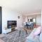 09D 2Bedroom Abnb-Style Ocean view Apt with Free parking
