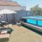Private Swimming Pool ! דירת סטודיו קטנה עם בריכה פרטית