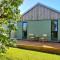 Garden setting, quality independent studio for two - 基督城