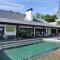 River Oaks Luxury Lakeshore Concierge Services Available