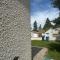 Walking distance to St Boniface, easy parking