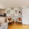 Modern City Centre House with Free Parking