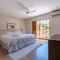 Stunning OASIS house, garden pool BEST AREA 600m2