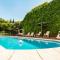 Stunning OASIS house, garden pool BEST AREA 600m2