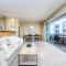 Auckland Harbour Apartment with Balcony