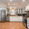CLOSE to Disney Chic Entertainer with Arcade - Fullerton