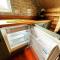 Squirrel Hideaway with Hot Tub in Formby, Liverpool - 弗姆比
