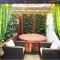 Squirrel Hideaway with Hot Tub in Formby, Liverpool - 弗姆比