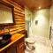 Squirrel Hideaway with Hot Tub in Formby, Liverpool - 弗姆比
