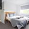 Spacious Nottingham Home with Garden Sleeps 9 - 诺丁汉