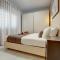 Upscale 2BR Apartment by the Promenade