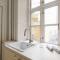 Spacious Tivoli Gardens Apartment w 3 bedrooms