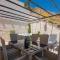 3 Bedroom Beach Front Home In Pucisca