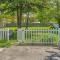 Cottage Oasis by Lake with Kayaks Fire Pit and a Huge Yard - 丹尼斯