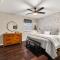 3 Bedroom Hot Tub Firepit Game room