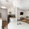 Charming 2 bedroom unit with large yard - Austin