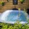 Chalet Sea-renity Lakeside met jacuzzi