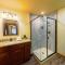 Lap of Luxury by Eden Crest - غاتلينبرغ