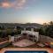 Alexandra Pool Villa - Comfort & Views Near Town