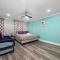 2BR Montrose Comfort with Free Park